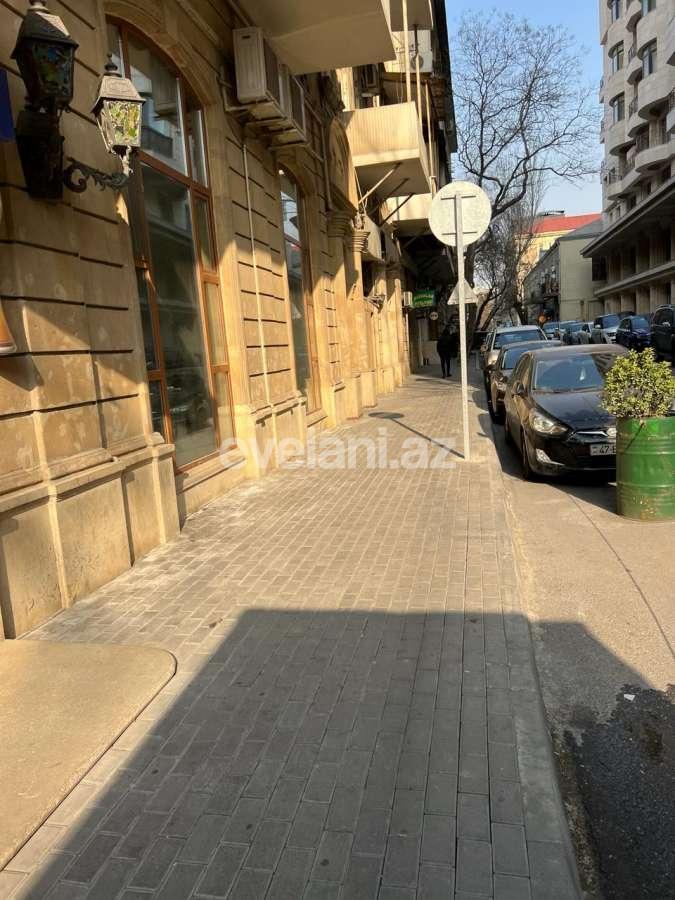 Kirayə verilir, köhnə tikili, 2 otaqlı, 70 m², Bakı, Səbail r, Sahil m.