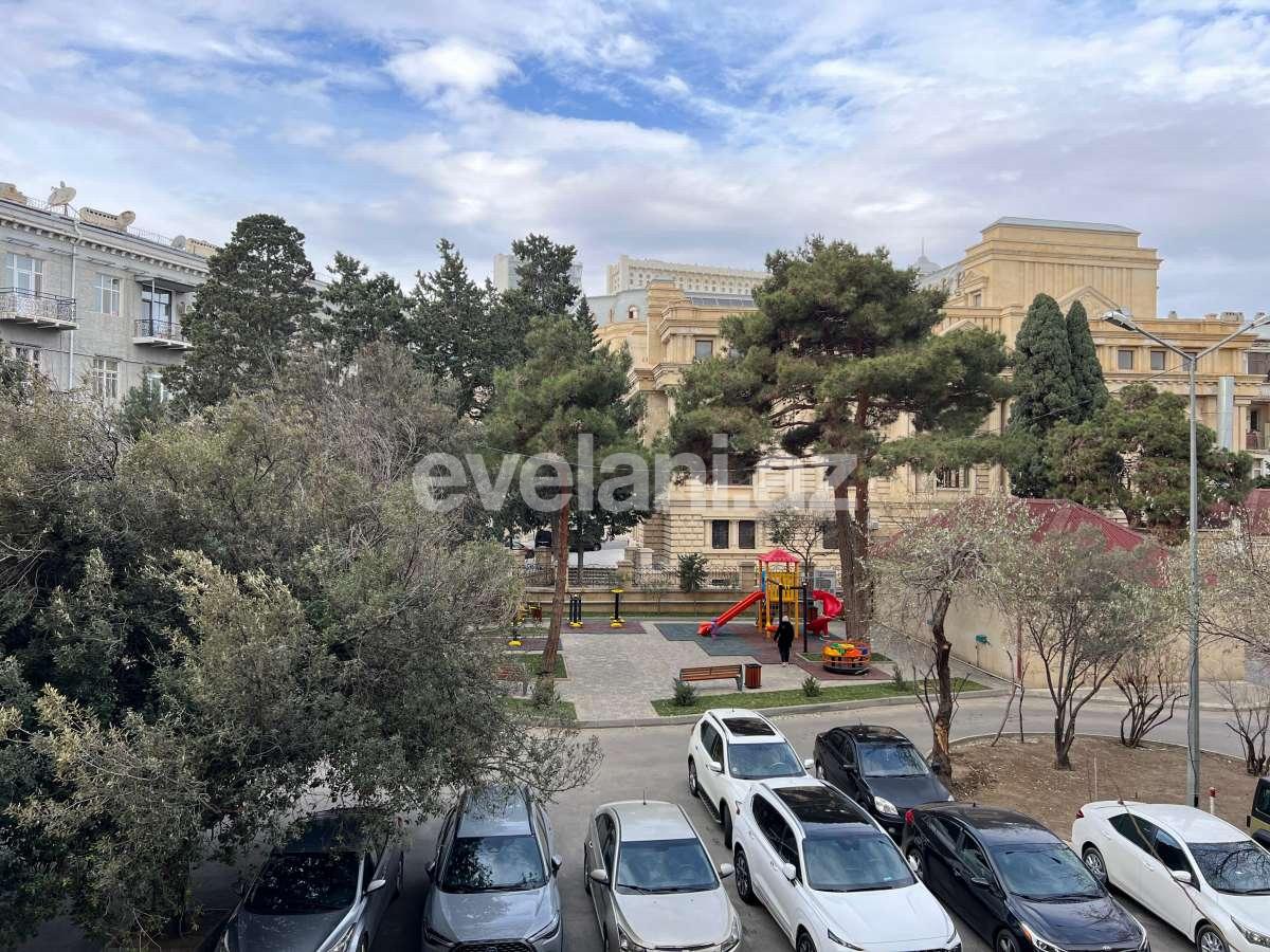 Сдаётся, вторичка, 2-комнаты, 65 m², Баку, Сабаильский r.