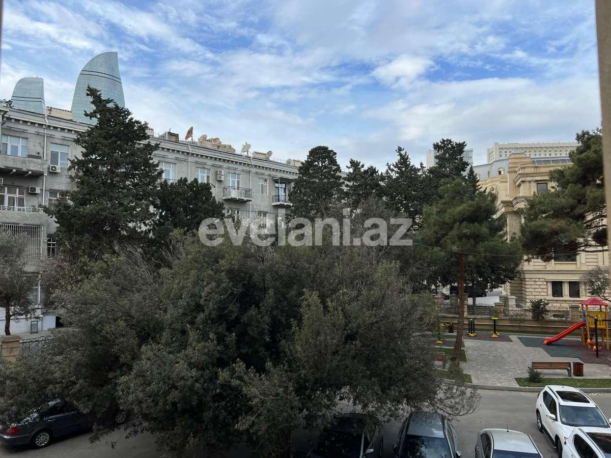 Сдаётся, вторичка, 2-комнаты, 65 m², Баку, Сабаильский r.