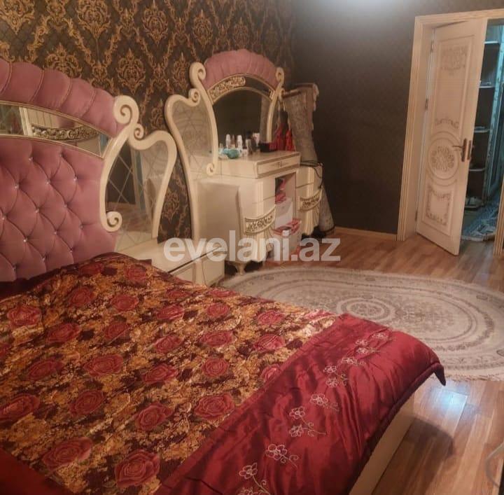 Sale, old building, 3 room, 65 m², Sumgayit, 45-th block r.