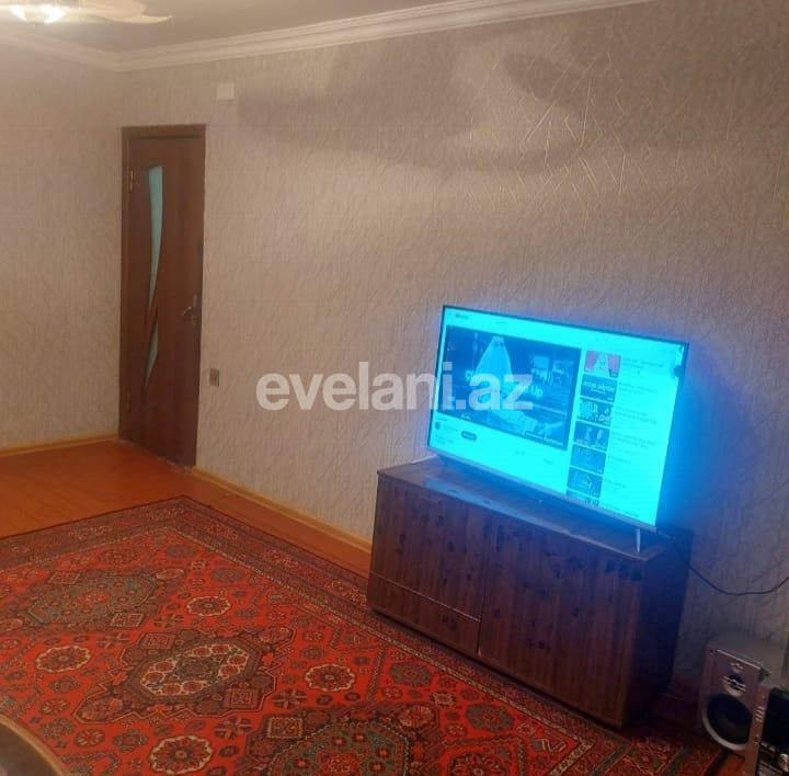 Sale, old building, 3 room, 65 m², Sumgayit, 45-th block r.