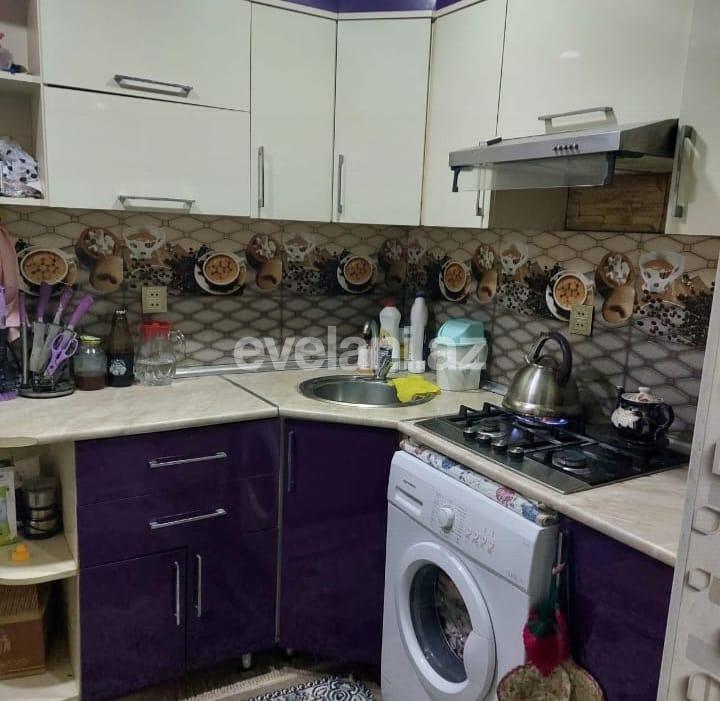 Sale, old building, 3 room, 65 m², Sumgayit, 45-th block r.