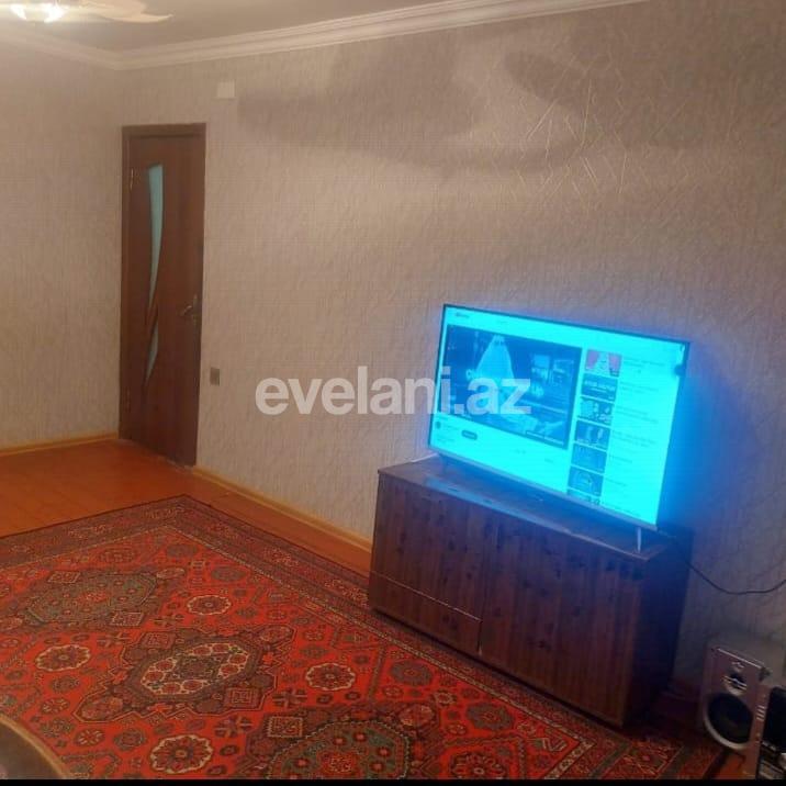 Sale, old building, 3 room, 65 m², Sumgayit, 45-th block r.