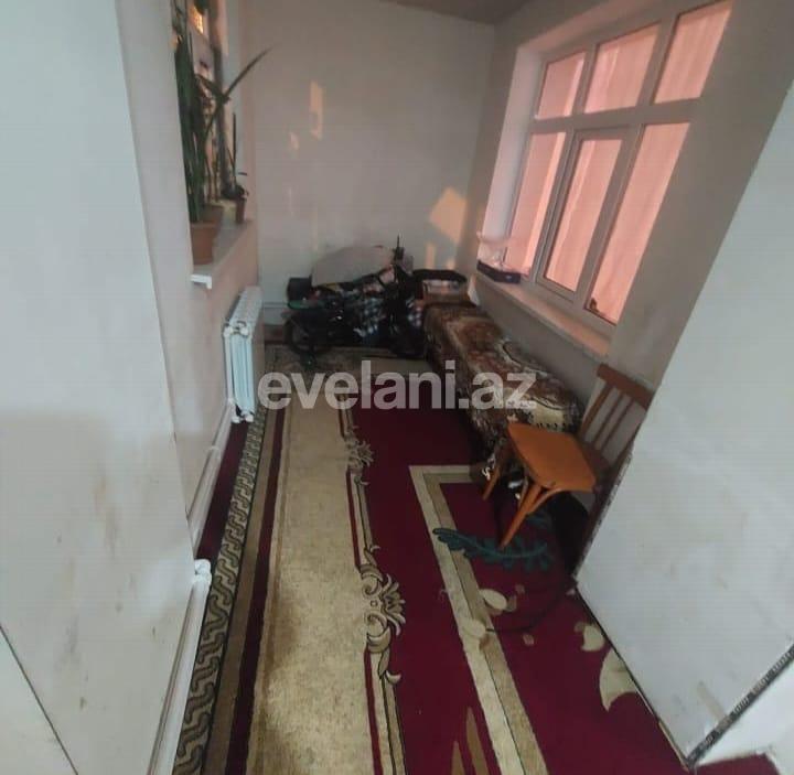 Sale, old building, 3 room, 65 m², Sumgayit, 45-th block r.