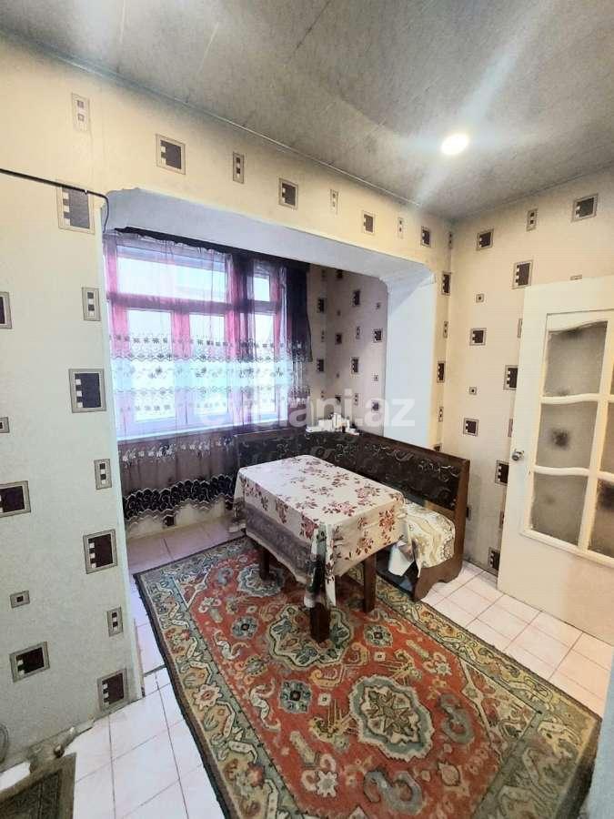 Satılır, köhnə tikili, 3 otaqlı, 75 m², Sumqayıt, 17-ci mikrorayon r.