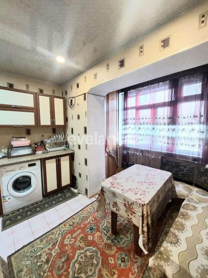 Satılır, köhnə tikili, 3 otaqlı, 75 m², Sumqayıt, 17-ci mikrorayon r.