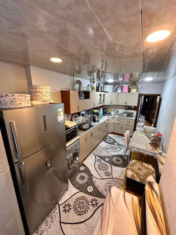 Satılır, köhnə tikili, 4 otaqlı, 82 m², Sumqayıt, 17-ci mikrorayon r.