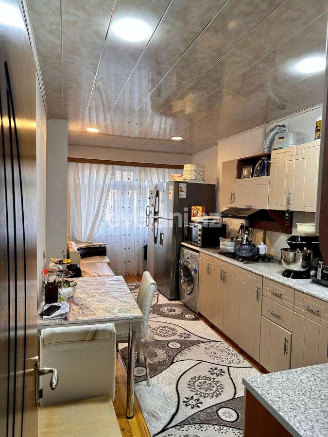 Satılır, köhnə tikili, 4 otaqlı, 82 m², Sumqayıt, 17-ci mikrorayon r.