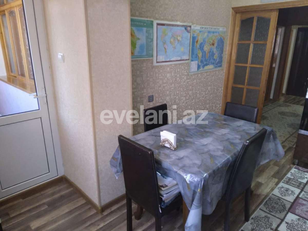 Satılır, köhnə tikili, 3 otaqlı, 75 m², Sumqayıt, 17-ci mikrorayon r.