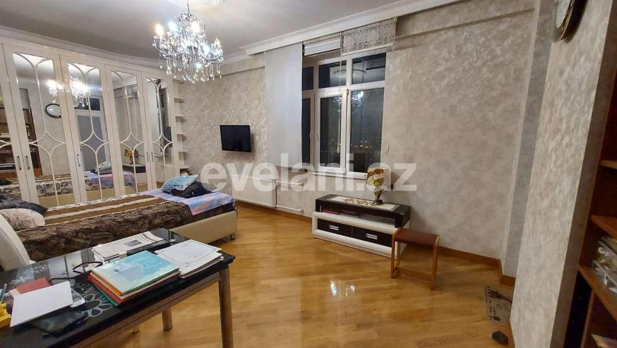 Satılır, yeni tikili, 4 otaqlı, 165 m², Bakı, Binəqədi r, 8-ci mikrorayon q, Azadlıq prospekti m.