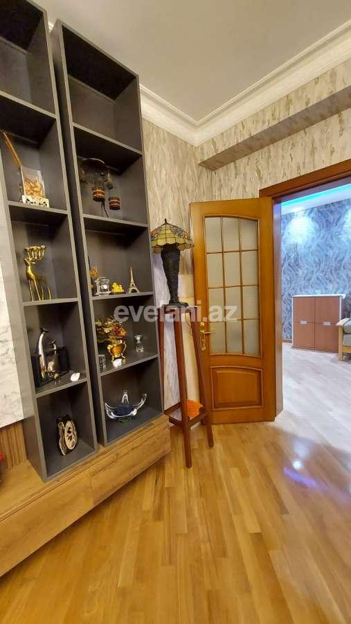 Satılır, yeni tikili, 4 otaqlı, 165 m², Bakı, Binəqədi r, 8-ci mikrorayon q, Azadlıq prospekti m.