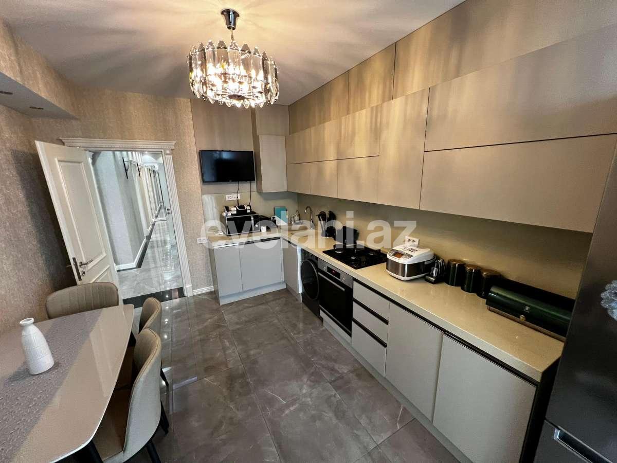 Satılır, yeni tikili, 4 otaqlı, 146 m², Bakı, Xətai r, Həzi Aslanov m.