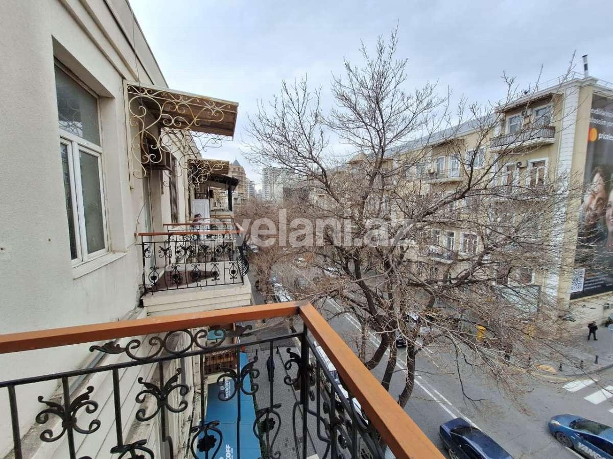Satılır, köhnə tikili, 3 otaqlı, 70 m², Bakı, Nəsimi r, 28 may m.