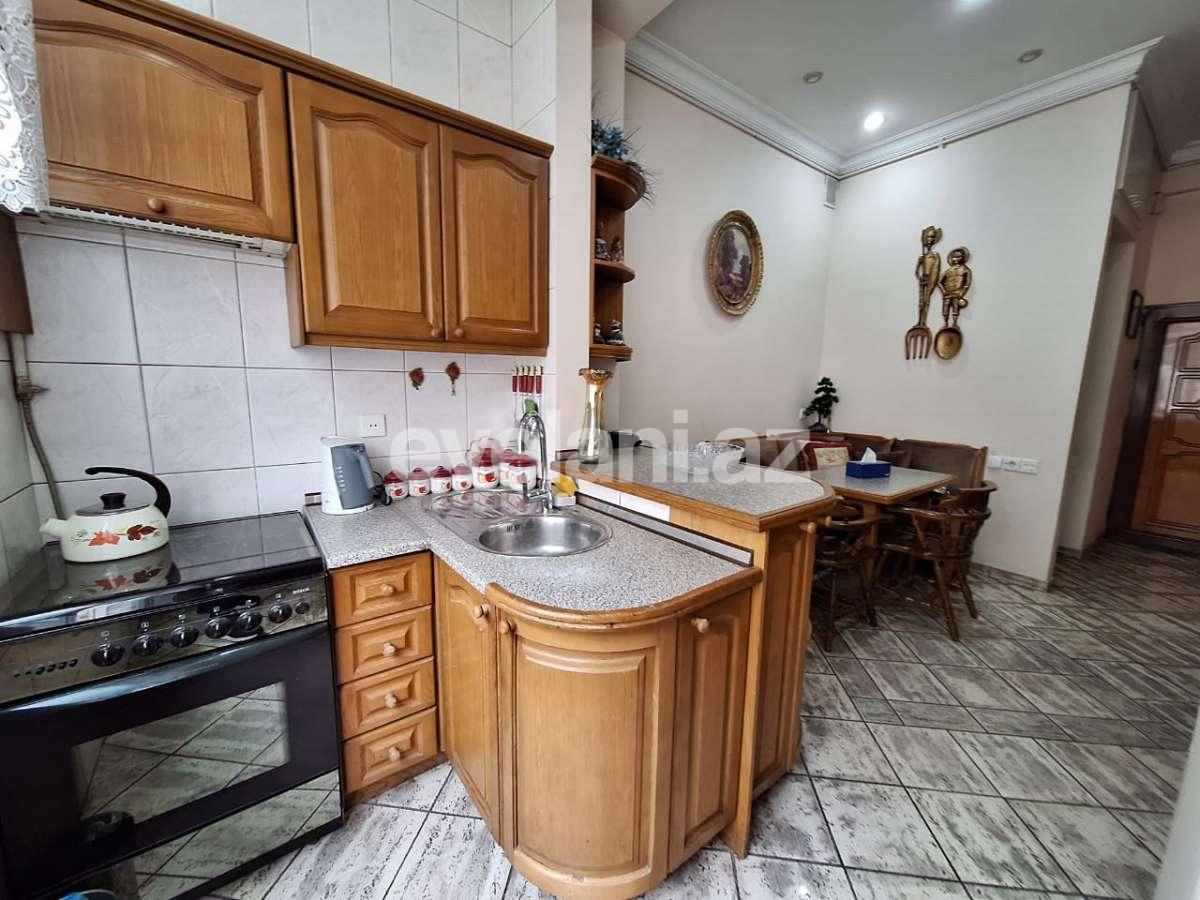 Satılır, köhnə tikili, 3 otaqlı, 70 m², Bakı, Nəsimi r, 28 may m.