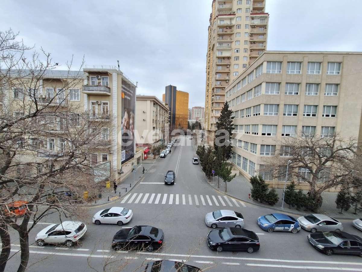 Satılır, köhnə tikili, 3 otaqlı, 70 m², Bakı, Nəsimi r, 28 may m.