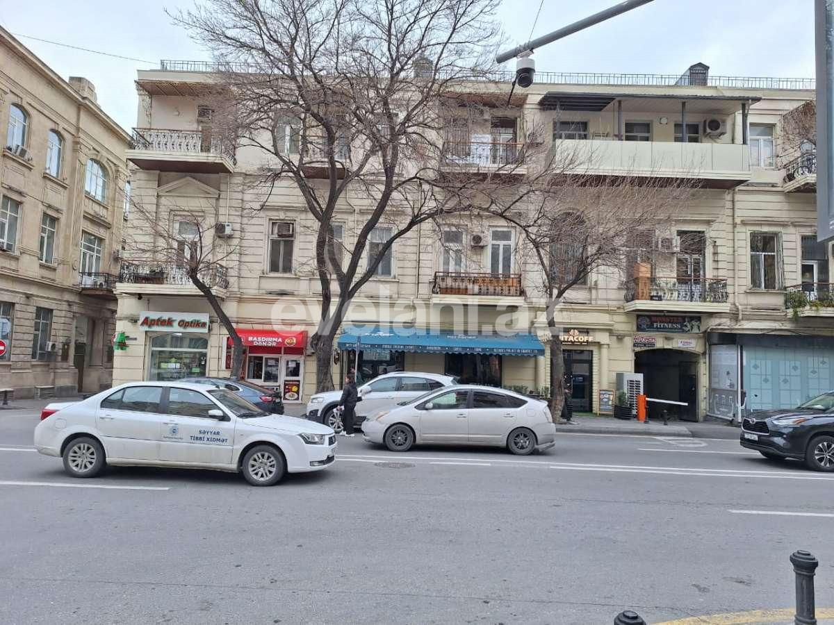 Satılır, köhnə tikili, 3 otaqlı, 70 m², Bakı, Nəsimi r, 28 may m.
