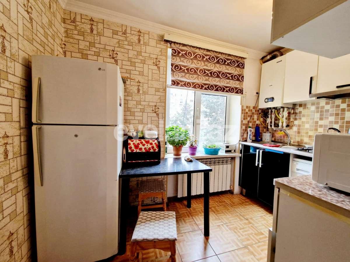 Satılır, köhnə tikili, 3 otaqlı, 69.98 m², Bakı, Nizami r, Qara Qarayev m.