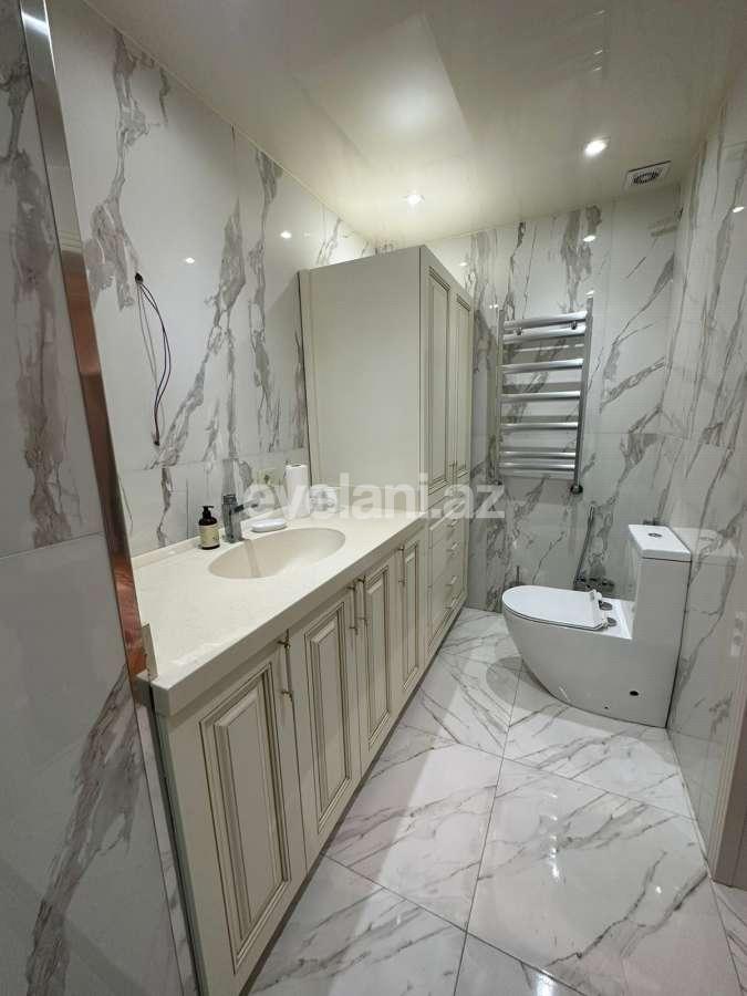 Satılır, yeni tikili, 3 otaqlı, 125 m², Bakı, Binəqədi r, 8-ci mikrorayon q, Azadlıq prospekti m.