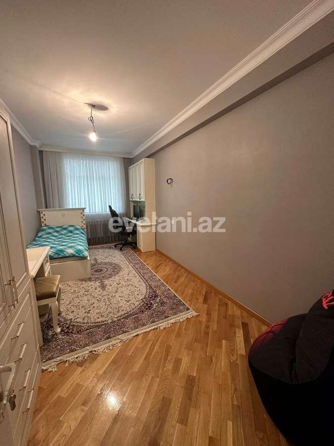 Satılır, yeni tikili, 3 otaqlı, 125 m², Bakı, Binəqədi r, 8-ci mikrorayon q, Azadlıq prospekti m.