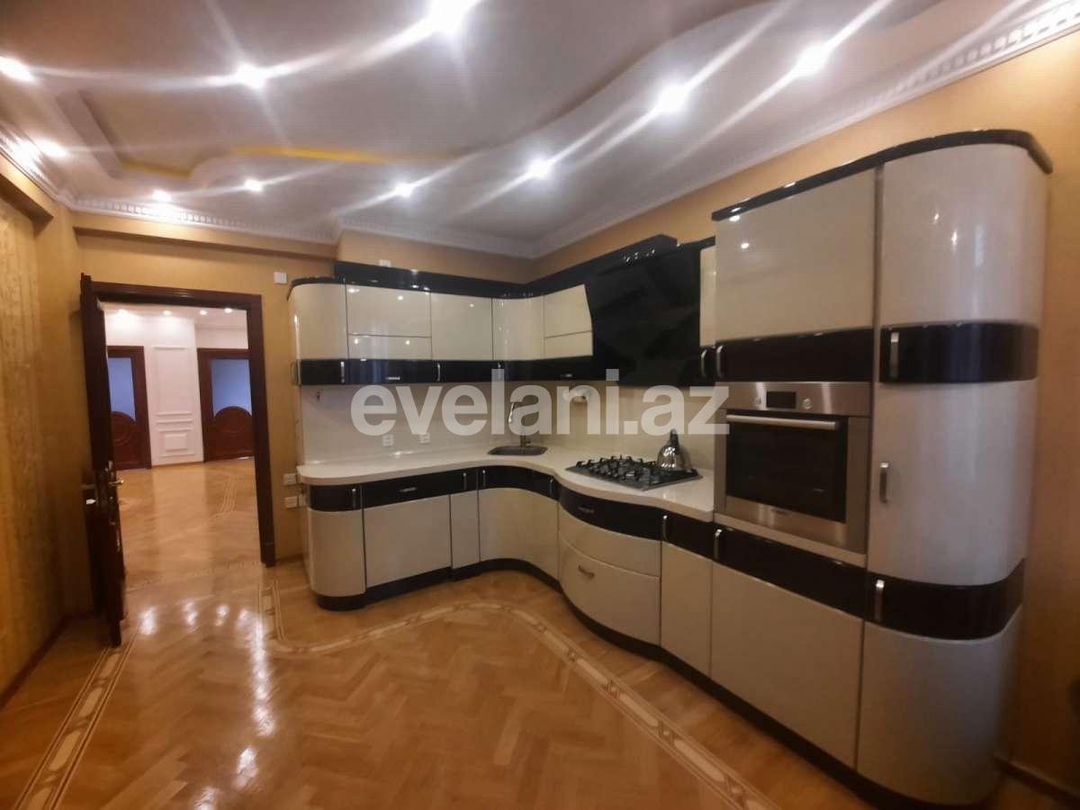 Satılır, yeni tikili, 3 otaqlı, 150 m², Bakı, Binəqədi r, 8-ci mikrorayon q, Azadlıq prospekti m.