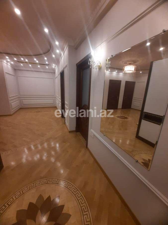 Satılır, yeni tikili, 3 otaqlı, 150 m², Bakı, Binəqədi r, 8-ci mikrorayon q, Azadlıq prospekti m.