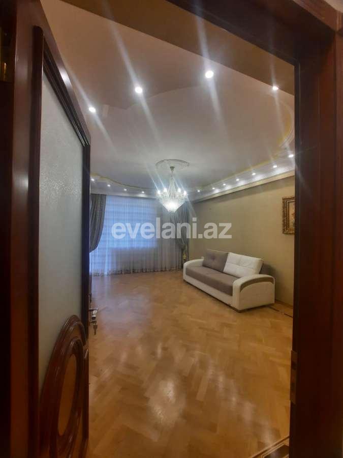 Satılır, yeni tikili, 3 otaqlı, 150 m², Bakı, Binəqədi r, 8-ci mikrorayon q, Azadlıq prospekti m.