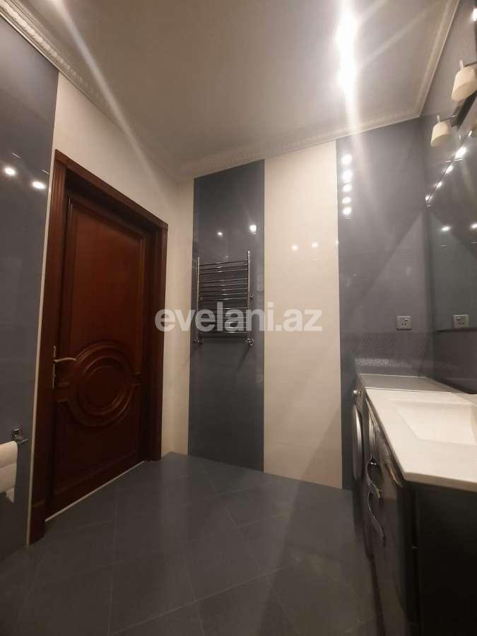 Satılır, yeni tikili, 3 otaqlı, 150 m², Bakı, Binəqədi r, 8-ci mikrorayon q, Azadlıq prospekti m.