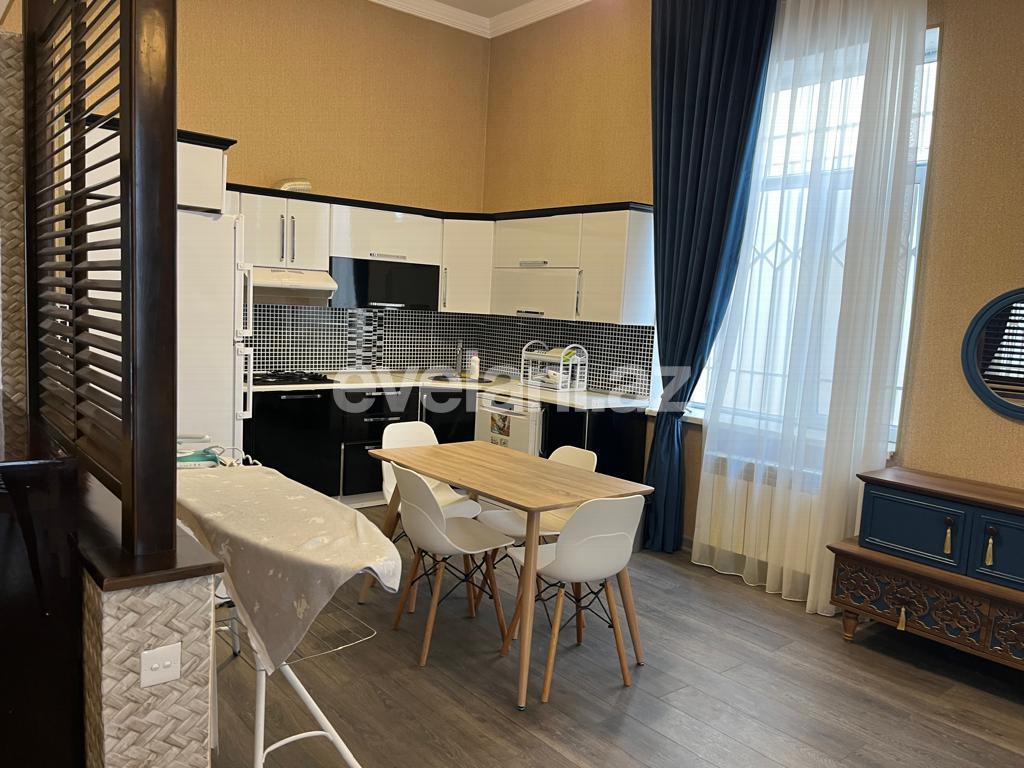 Kirayə verilir, həyət evi / bağ, 3 otaqlı, 140 m², Bakı, Xəzər r, Şüvəlan q.