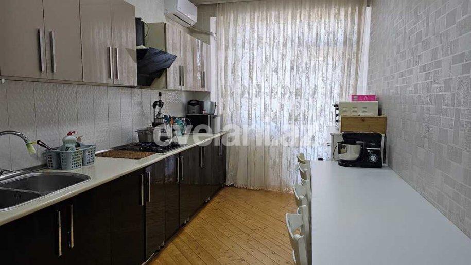 Satılır, yeni tikili, 3 otaqlı, 140 m², Bakı, Binəqədi r, 7-ci mikrorayon q, Azadlıq prospekti m.