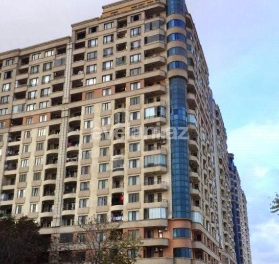 Satılır, yeni tikili, 3 otaqlı, 140 m², Bakı, Binəqədi r, 7-ci mikrorayon q, Azadlıq prospekti m.