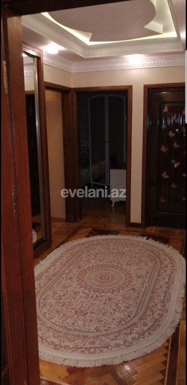 Satılır, köhnə tikili, 4 otaqlı, 110 m², Bakı, Binəqədi r, 8-ci mikrorayon q, Azadlıq prospekti m.