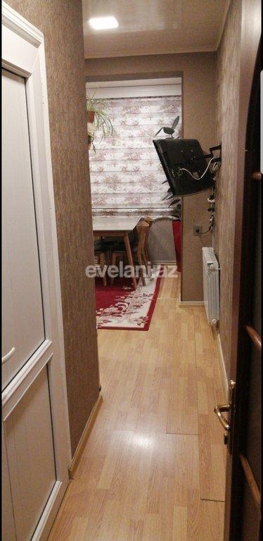 Satılır, köhnə tikili, 4 otaqlı, 110 m², Bakı, Binəqədi r, 8-ci mikrorayon q, Azadlıq prospekti m.