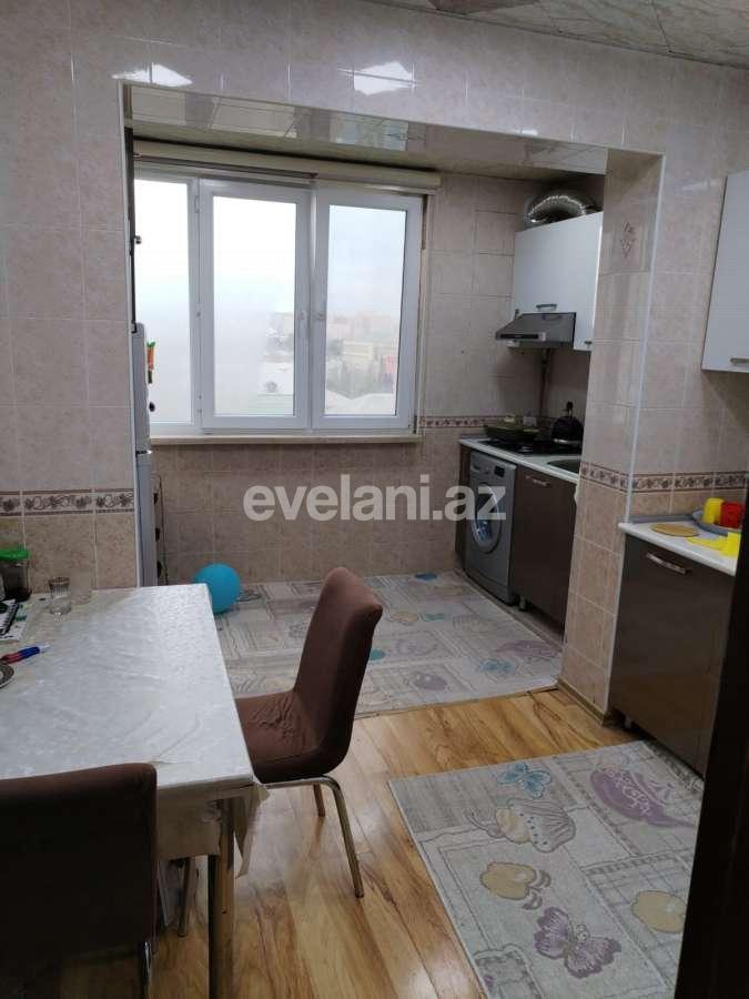 Satılır, köhnə tikili, 2 otaqlı, 70 m², Bakı, Binəqədi r, 8-ci mikrorayon q.