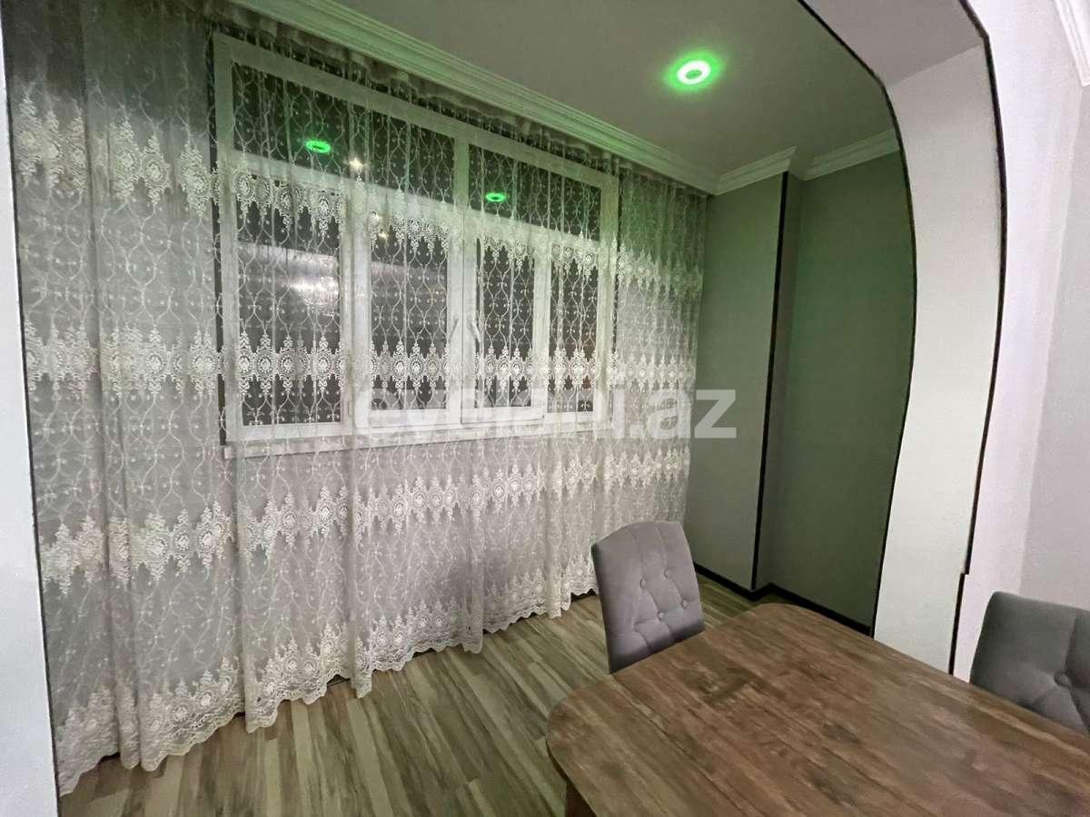 Satılır, köhnə tikili, 2 otaqlı, 52 m², Sumqayıt, 10-cu mikrorayon r.