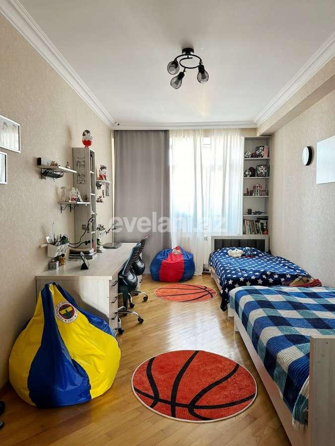 Satılır, yeni tikili, 3 otaqlı, 140 m², Bakı, Nizami r.