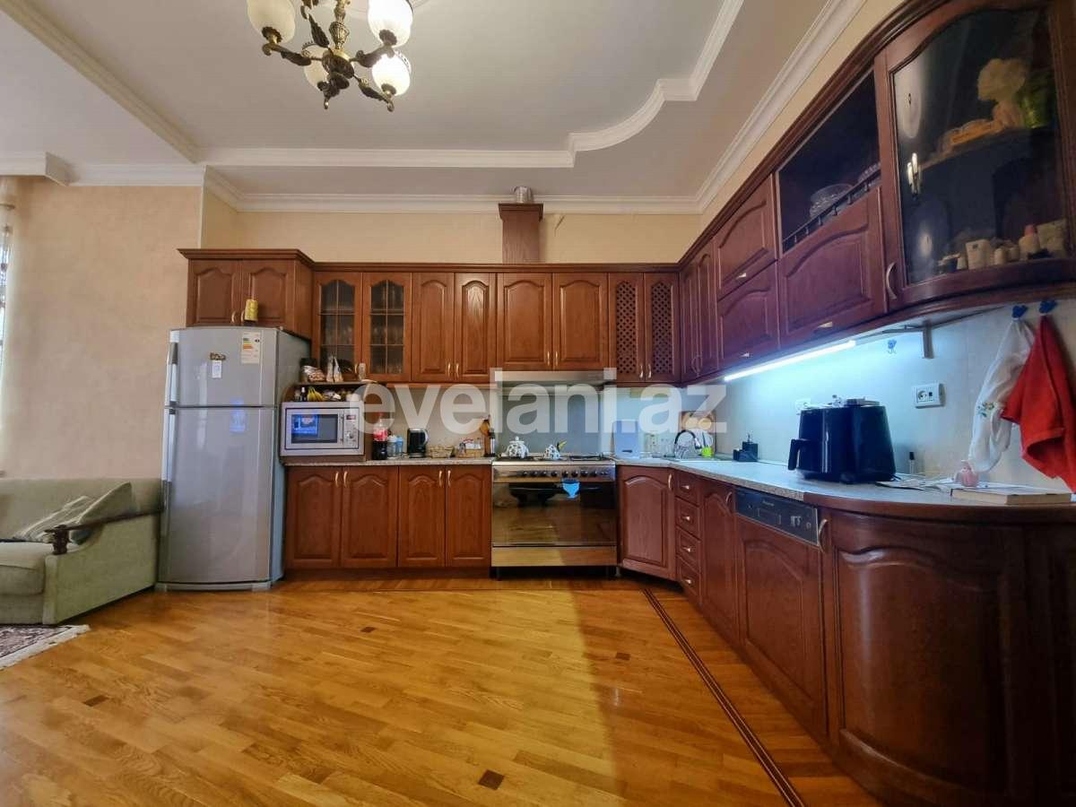 Satılır, həyət evi / bağ, 7 otaqlı, 295 m², Bakı, Abşeron r, Novxanı q.