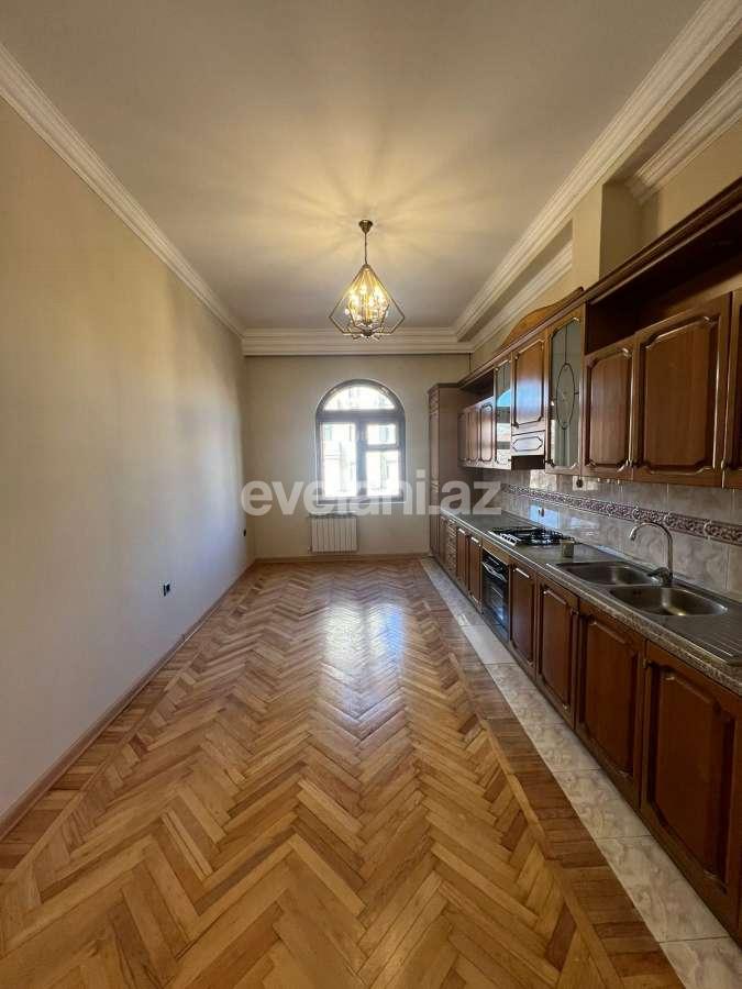 Сдаётся, офис, 4-комнаты, 140 m², Баку, Ясамальский r, Элмляр Академиясы m.