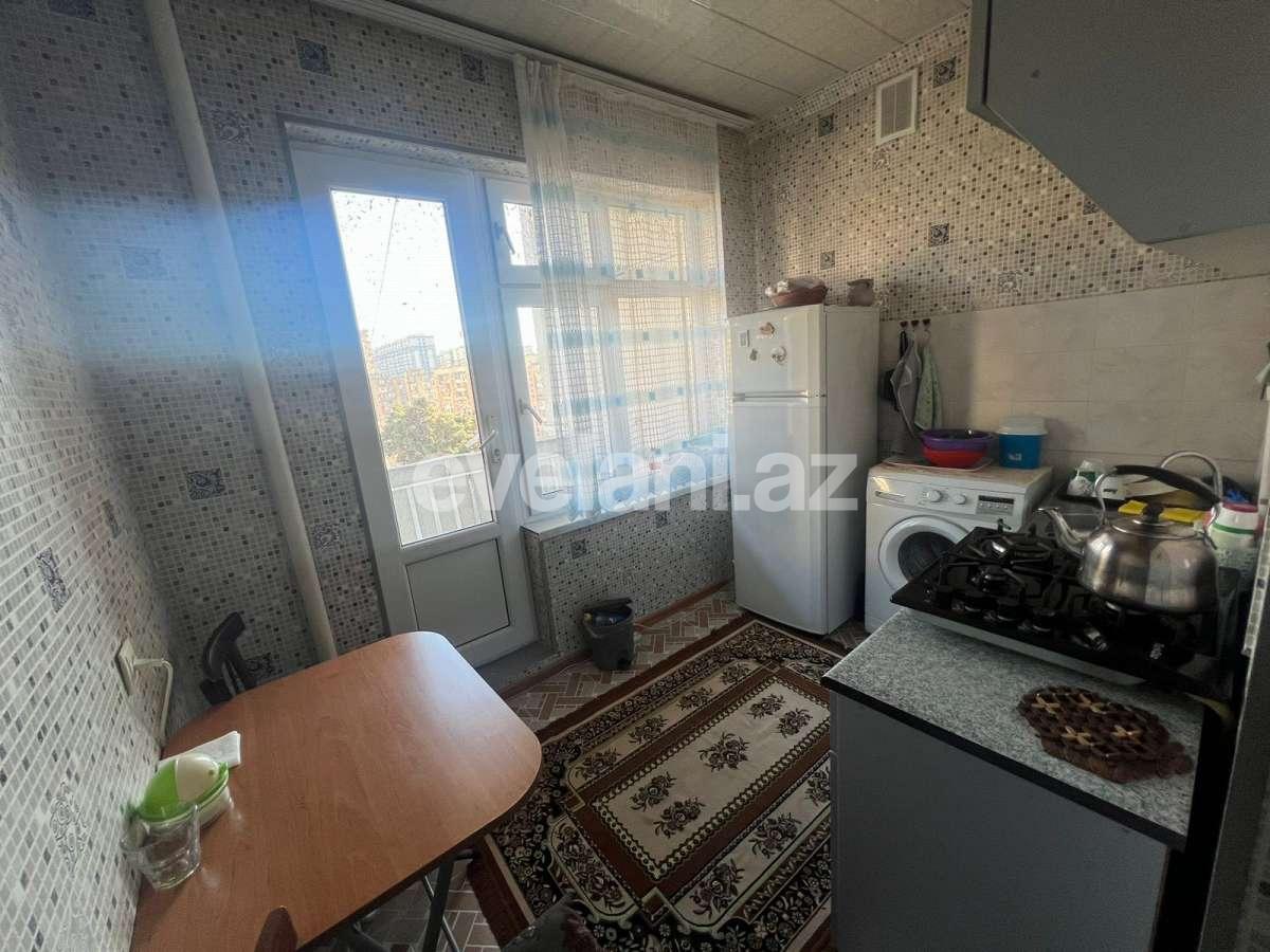 Satılır, köhnə tikili, 3 otaqlı, 80 m², Bakı, Xətai r, Həzi Aslanov m.