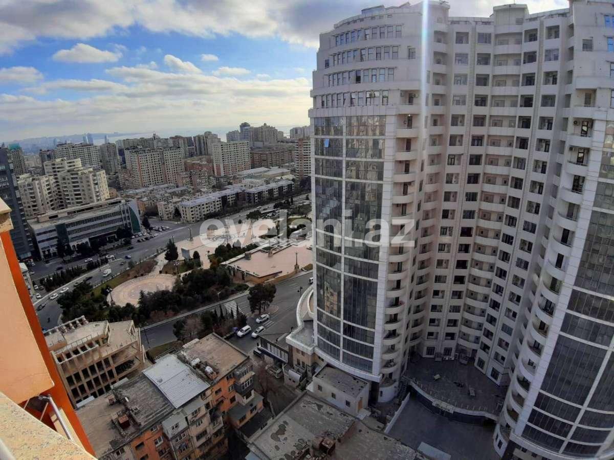 Satılır, yeni tikili, 4 otaqlı, 180 m², Bakı, Yasamal r, Elmlər Akademiyası m.