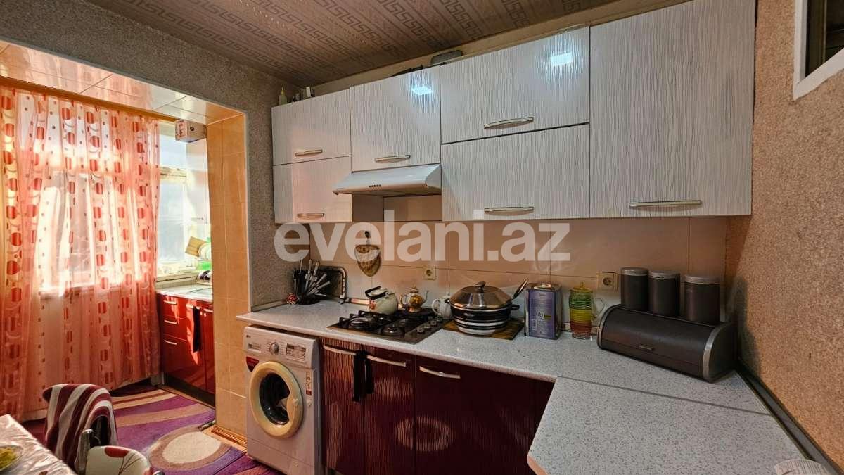 Satılır, köhnə tikili, 2 otaqlı, 55 m², Bakı, Yasamal r, İnşaatçılar m.