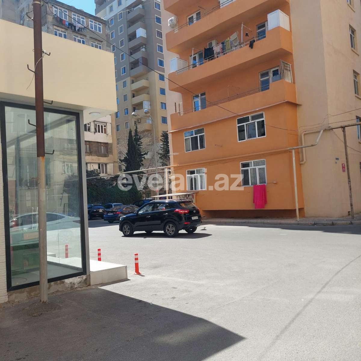 Satılır, köhnə tikili, 3 otaqlı, 60 m², Bakı, Xətai r, Xalqlar Dostluğu m.