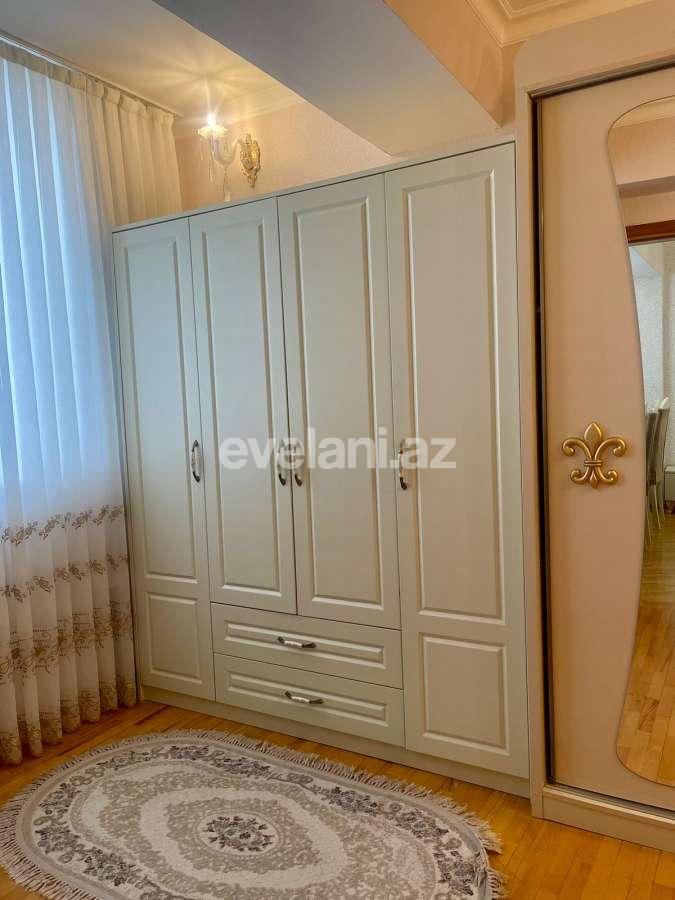 Satılır, köhnə tikili, 3 otaqlı, 100 m², Bakı, Yasamal r, Elmlər Akademiyası m.