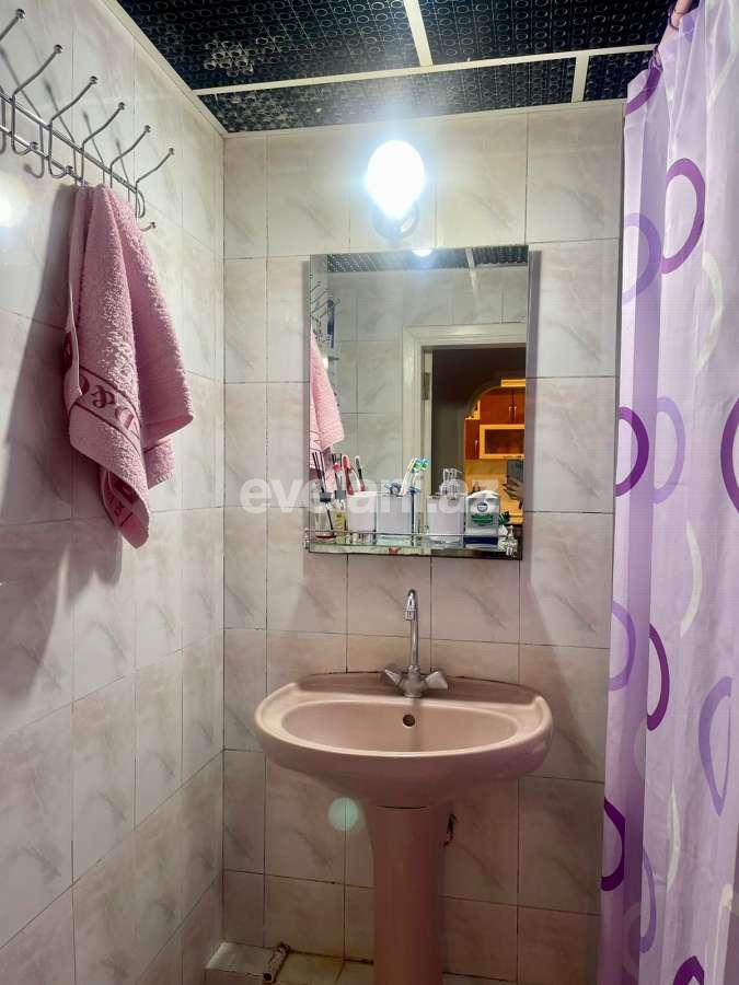 Satılır, köhnə tikili, 3 otaqlı, 100 m², Bakı, Yasamal r, Elmlər Akademiyası m.