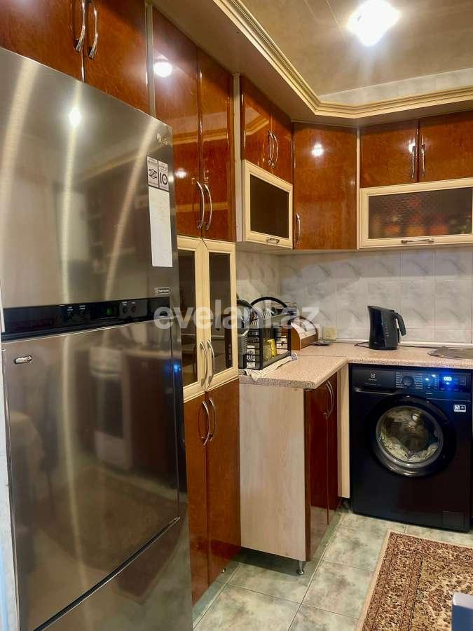 Satılır, köhnə tikili, 3 otaqlı, 100 m², Bakı, Yasamal r, Elmlər Akademiyası m.