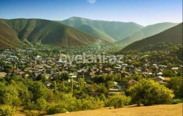 Satılır, həyət evi / bağ, 3 otaqlı, 120 m², Şəki