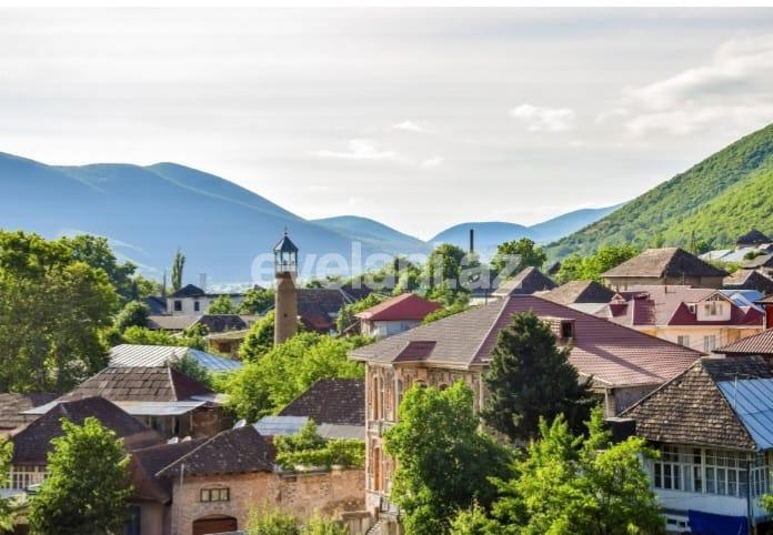 Satılır, həyət evi / bağ, 3 otaqlı, 120 m², Şəki