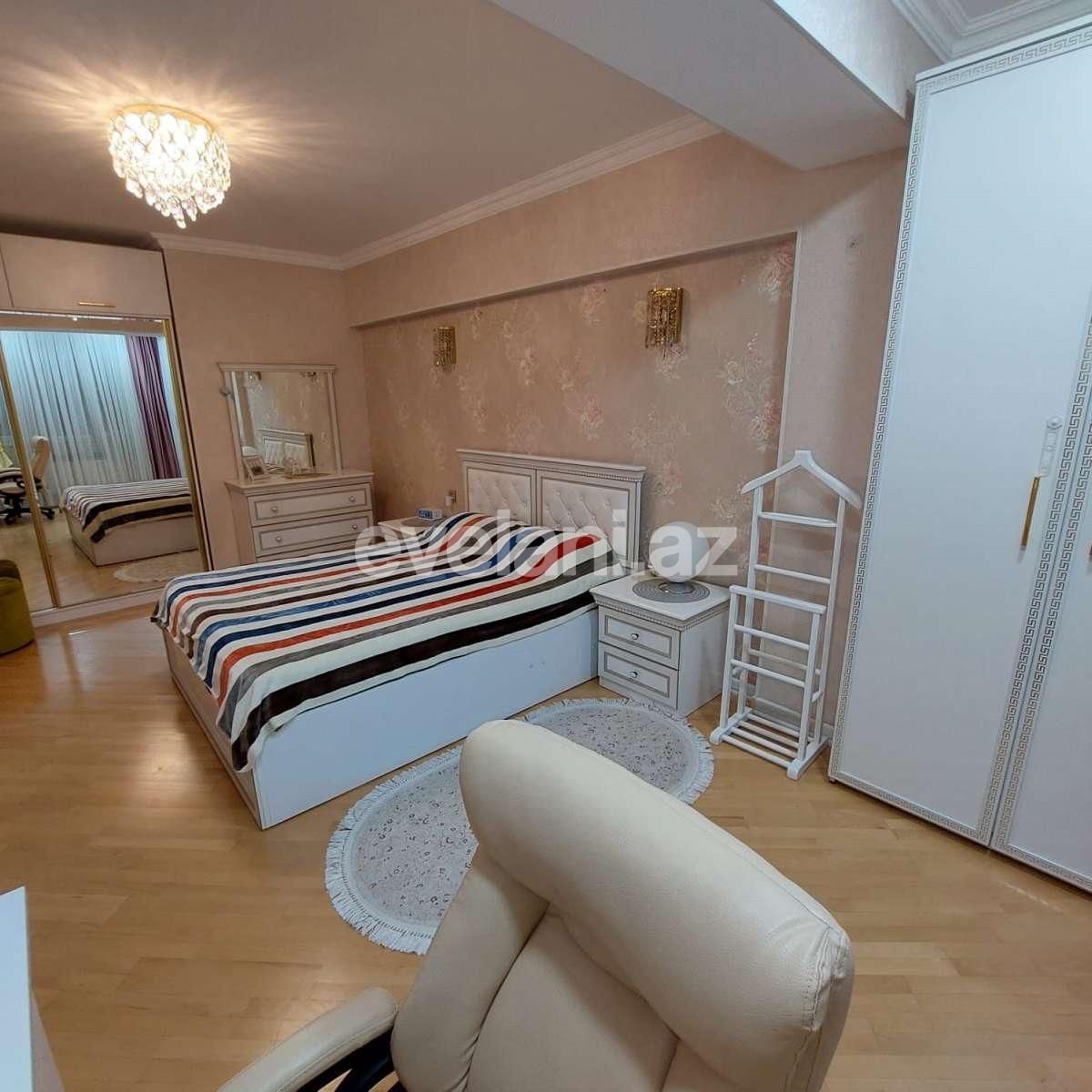 Satılır, köhnə tikili, 3 otaqlı, 90 m², Bakı, Nərimanov r, Gənclik m.