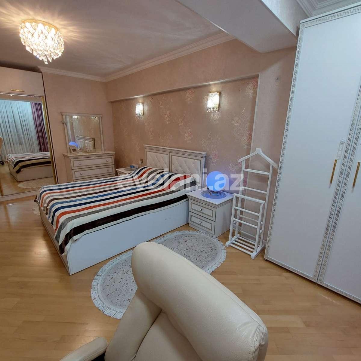 Satılır, köhnə tikili, 3 otaqlı, 90 m², Bakı, Nərimanov r, Gənclik m.