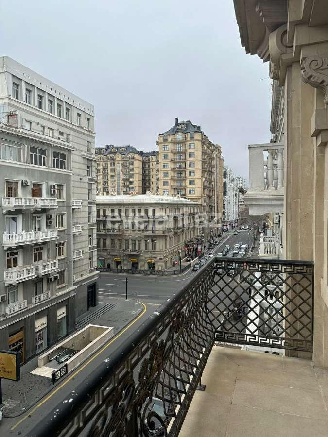 Kirayə verilir, köhnə tikili, 3 otaqlı, 140 m², Bakı, Səbail r, Sahil m.