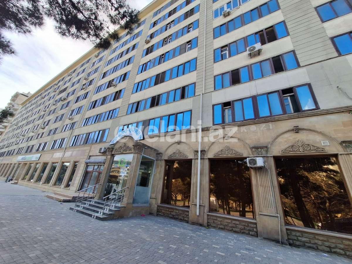 Satılır, köhnə tikili, 4 otaqlı, 120 m², Bakı, Binəqədi r, Azadlıq prospekti m.